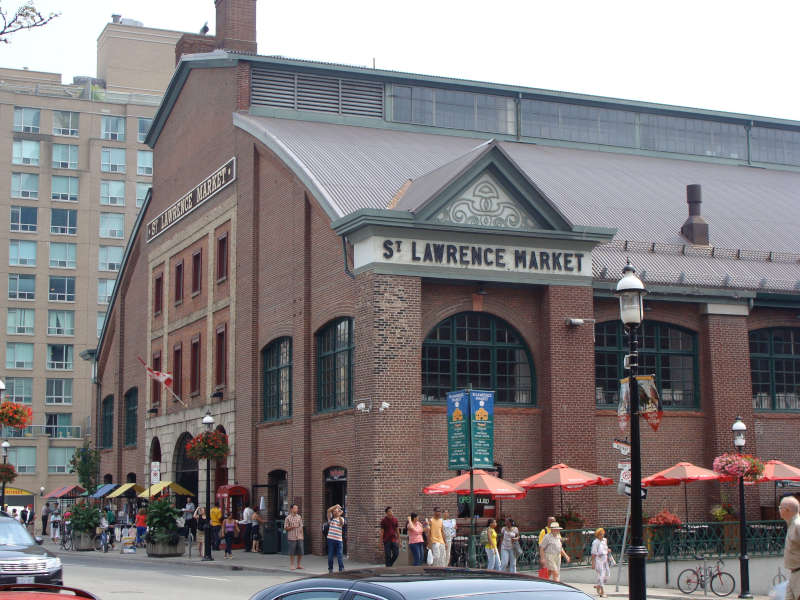 Marche Saint Laurent de Toronto